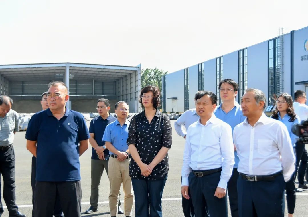 生态环境部固管中心党委书记、主任刘国正一行到澳门AG贵宾会平度绿色新型建材产业园考察调研